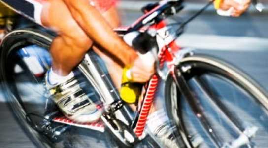  - istockphoto-claudio-arnese-35641140-kristina-vogel-gewinnt-im-keirin-drittes-wm-gold-fahrrad-153182_544_0